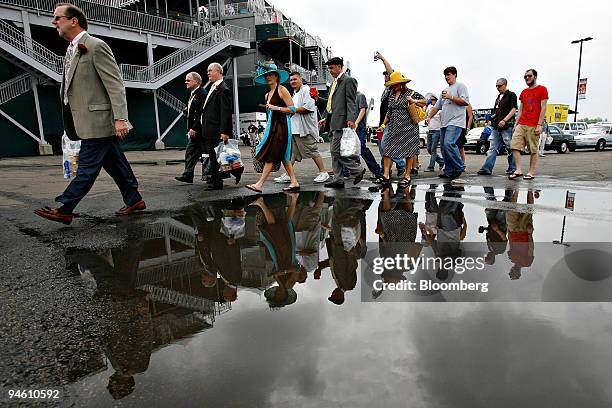 Avoid Puddle 82 Avoiding Puddle Stock Photos, High-Res Pictures, and Images - Getty ...
