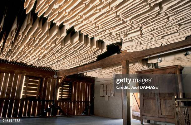 Inscrit aux monuments historiques, le moulin Richard de Bas tourne depuis 1326 et produit chaque jour 20 ? 25 kilos de feuilles de papier. Les...