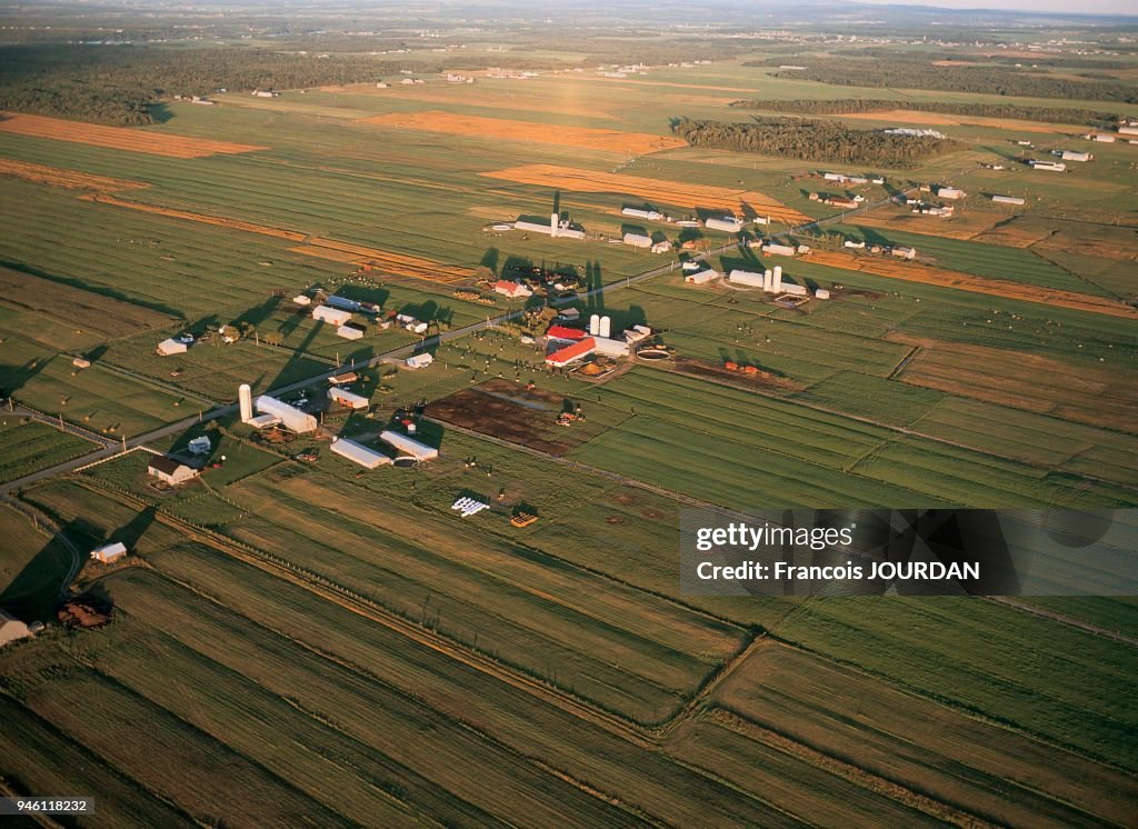 FERME EN BEAUCE DANS LE SUD DE CHARNY, QUEBEC, CANADA