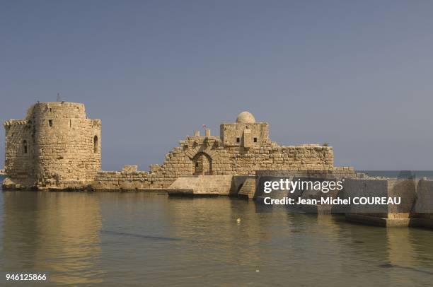 Forteresse construite par les Crois?s sur un ?lot. Un pont de 80m le relie ? la terre. Un souterrain permet de rejoindre ?galement la vieille ville...