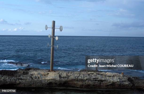 Pecheur mer front de mer bord canne a peche eau beyrouth liban pecheur mer front de mer bord canne a peche eau beyrouth liban.