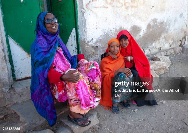 Somali women chating in the street, Woqooyi Galbeed region, Hargeisa, Somaliland on November 19, 2011 in Hargeisa, Somaliland.