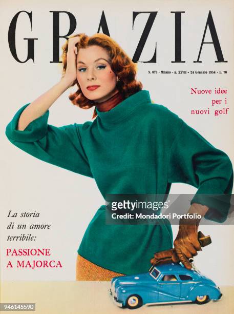Cover of the women's magazine Grazia. A model wearing a garment by Popin: easy to wear, thick and warm sweater in sailor style, perfect for the cold...