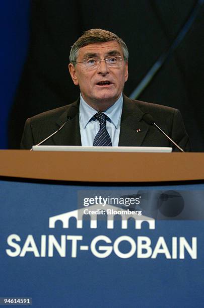 Jean-Louis Beffa, Cie. De Saint-Gobain SA chief executive officer, speaks at the general shareholders' meeting in Paris, France, Thursday, June 8,...