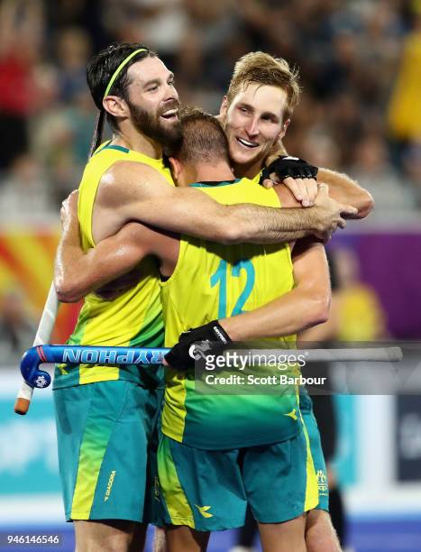 Australia celebrate victory in the Men's gold medal match between Australia and New Zealand during Hockey on day 10 of the Gold Coast 2018...