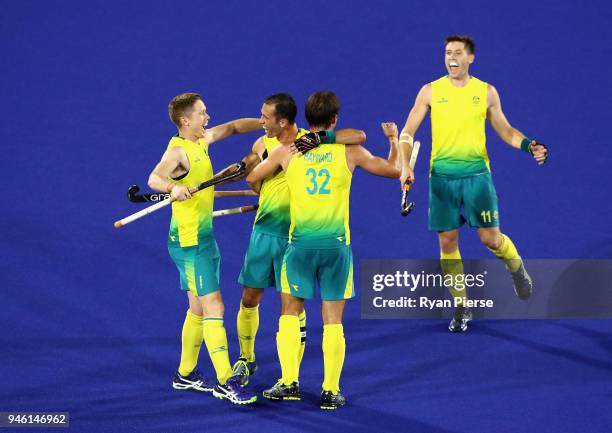 Australia celebrate victory in the Men's gold medal match between Australia and New Zealand during Hockey on day 10 of the Gold Coast 2018...