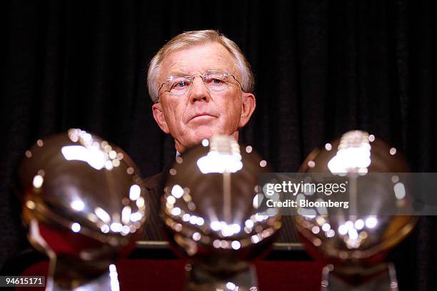 Joe Gibbs, outgoing coach and president of the National Football League Washington Redskins, speaks during a news conference in Ashburn, Virginia,...