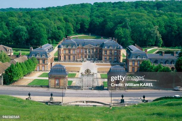 Dampierre castle in the valley of Chevreuse was built between 1683 and 1690 by Jules Hardouin-Mansart on the request of Honor? d'Albert de Luynes who...