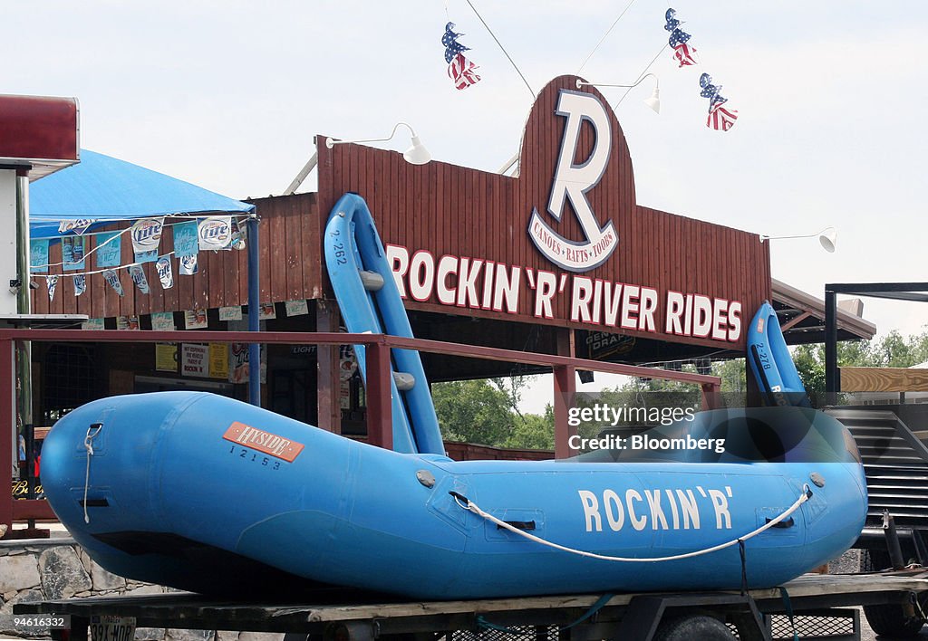 Rockin R River Rides The Rockin 'R' River Rides sits along the Guadalupe River in New ...