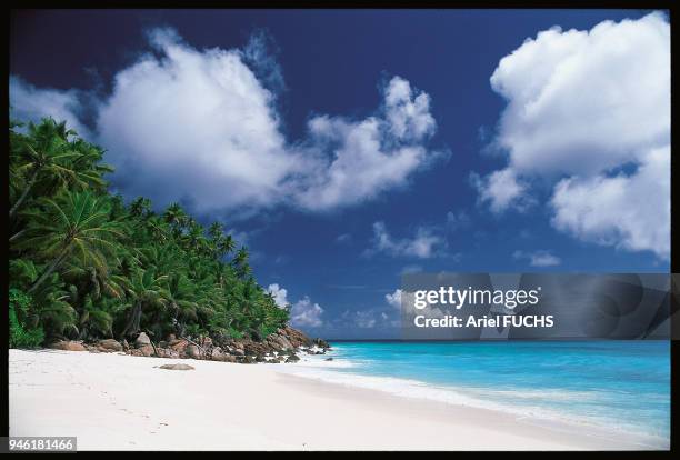 LES SEYCHELLES / ILE DE FREGATE / PLAGE LES SEYCHELLES / ILE DE FREGATE / PLAGE.