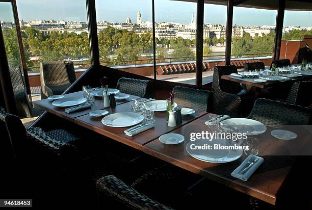The interior of the Les Ombres restaurant on the roof of the Musee Branly in Paris, France, Thursday, September 28, 2006. Diners in Paris can thank...