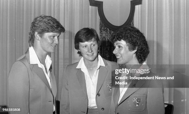 Irish ladies Golf Team who recieved the Cospoir/ Glen Abbey Hosiery Women in Sport Award in Jury's Hotel, Philomena and Carol Wickham and Clare...