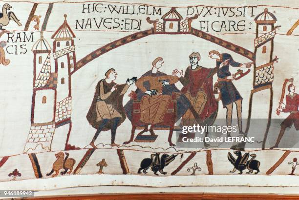 Detail of the Bayeux Tapestry - XIth century D?tail de la Tapisserie de Bayeux -XI em si?cle ;sur plus de 70 m?tres de long et 50 centim?tres de...