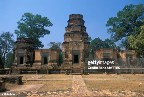 Di? au dieu Vishnou, le temple de Prasat Kravan a ?t? construit en 921 et restaur? il y a une quarantaine d'ann?es. Enti?rement construit en briques...