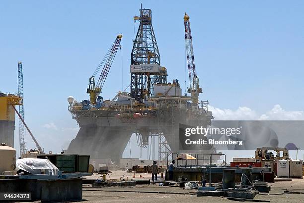 Kiewit Rigging Container Deepwater Nautilus Stock-Fotos und Bilder - Getty Images