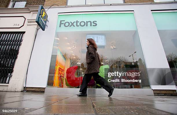 Foxton Library Foxtons Office Photos and Premium High Res Pictures - Getty Images