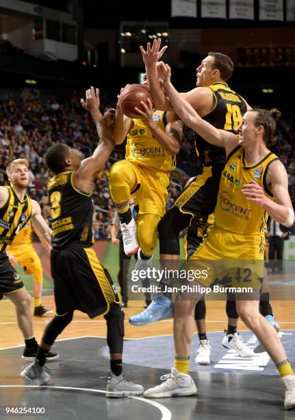 Thomas Walkup, Kerron Johnson of the MHP Riesen Ludwigsburg, Peyton Siva of Alba Berlin, Adam Waleskowski of the MHP Riesen Ludwigsburg and Dennis...