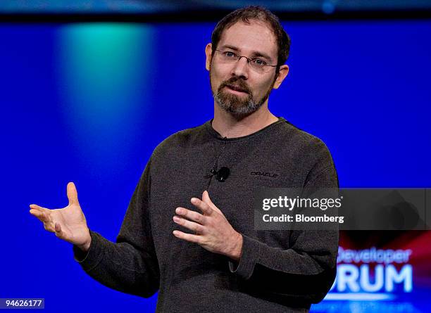 Wim Coekaerts, Vice President of Linux Engineering, addresses the Intel Developer Forum 2007 in San Francisco, California, U.S. Thursday, Sept. 20,...