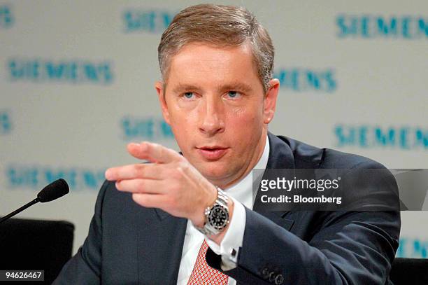 Siemens Chief Executive Klaus Kleinfeld speaks at the company's press conference in Munich, Germany, Thursday, April 26, 2007. Siemens AG, facing a...