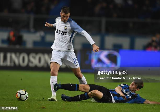 Davide Santon of FC Internazionale in action during the serie A match between Atalanta BC and FC Internazionale at Stadio Atleti Azzurri d'Italia on...