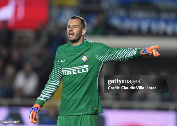 Samir Handanovic of FC Internazionale reacts during the serie A match between Atalanta BC and FC Internazionale at Stadio Atleti Azzurri d'Italia on...