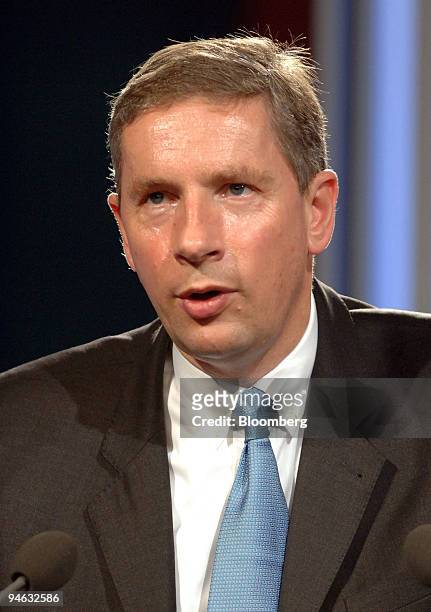 Siemens AG. President and Chief Executive Officer Klaus Kleinfeld speaks during the Seoul Digital Forum 2006 World ICT Summit in Seoul, South Korea,...