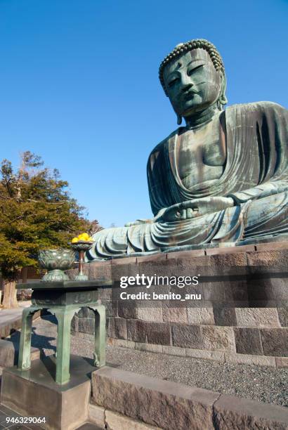 kotoku-in kamakura - großer buddha von kamakura stock-fotos und bilder