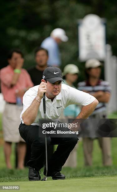 Professional golfer Rory Sabbatini lines up a putt on the first green of the Barclays Classic tournament at Westchester Country club in Rye, New...