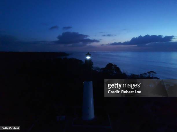 hunting island light house 2 - sun sun sea sand cloud night fotografías e imágenes de stock
