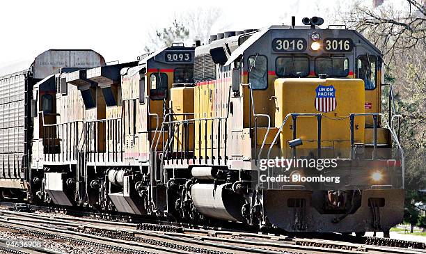 Union Pacific locomotive pulls freight through Elmhurst, Illinois, Saturday, April 21, 2007. Omaha, Nebraska-based Union Pacific Corp., the largest...