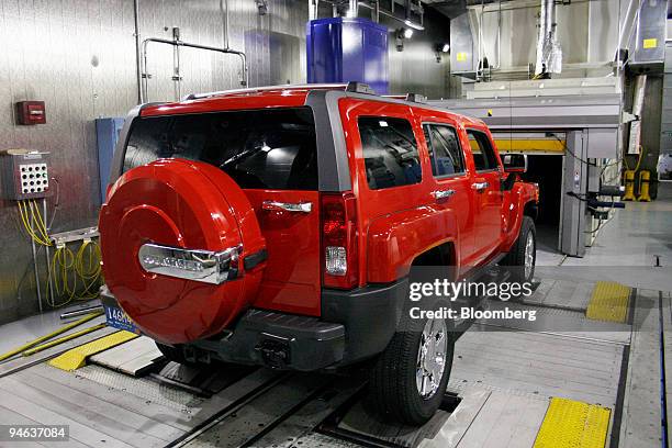 Hummer H3 sits in the High Feature Test Facility at the General Motors Milford Proving Ground in Milford, Michigan, Monday, May 22, 2006. The...