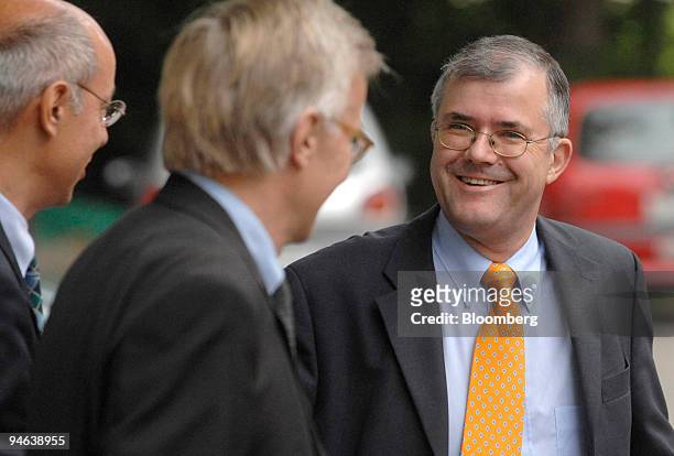 Georges Schorderet, right, former Swissair Chief Financial Officer, arrives with his lawyer at the Swissair trial in Buelach, Switzerland, Thursday,...