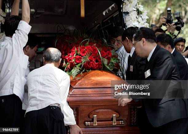 Nina Wang's coffin arrives at the Cape Collinson crematorium in Hong Kong, China, on Wednesday, April 18, 2007. Nina Wang, who became Asia's richest...