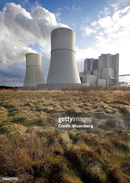 The Schwarze Pumpe brown coal-powered plant, owned by Vattenfall Europe Mining & Generation, operates in Schwarze Pumpe, Germany, on Thursday, Dec....