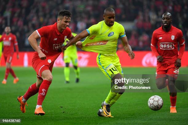 Zinho Vanheusden defender of Standard Liege, Rangelo Janga forward of KAA Gent during the Jupiler Pro League play off 1 match between R. Standard de...