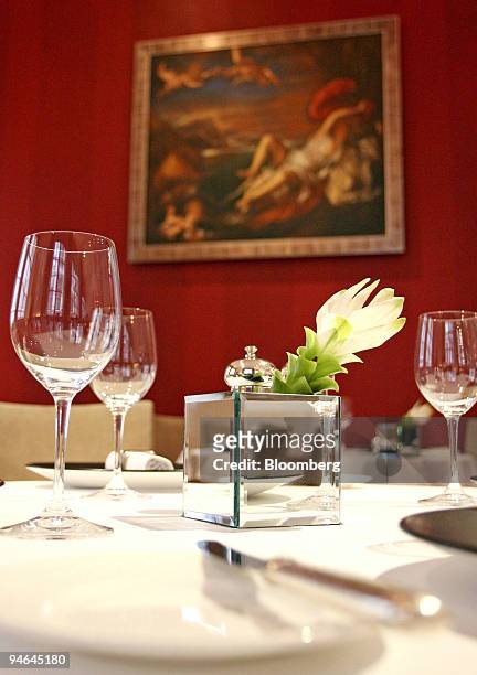Set table at 1 Lombard Street restaurant, London, U.K., Aug. 16, 2007. The lunch at 1 Lombard Street, where the lunch is among the most expensive in...