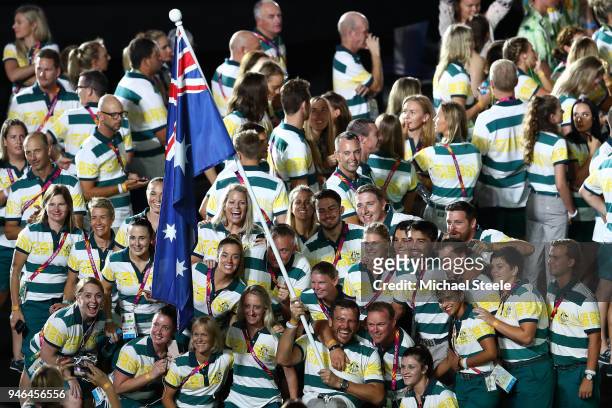 Flag bearer for Australia, Kurt Fearnley and Australian teammates enjoy the atmosphere during the Closing Ceremony for the Gold Coast 2018...