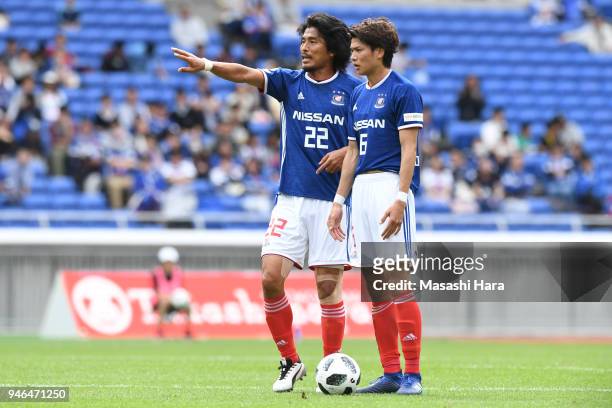 Yuji Nakazawa and Takahiro Ogihara of Yokohama F.Marinos looks on during the J.League J1 match between Yokohama F.Marinos and Vissel Kobe at Nissan...