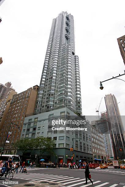 The building located at 301 West 57th Street in which Jacob Alexander holds an apartment, is seen, Wednesday, September 27, 2006 in New York. Jacob...
