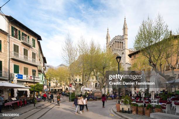 the town of sóller in the mountains of the serra de tramuntana, in north mallorca / majorca - pollensa stock pictures, royalty-free photos & images