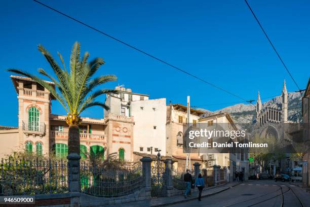 the town of sóller in the mountains of the serra de tramuntana, in north mallorca / majorca - pollensa stock pictures, royalty-free photos & images