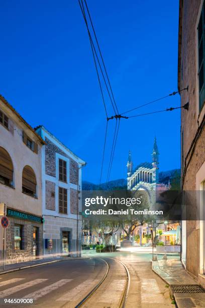 the town of sóller in the mountains of the serra de tramuntana, in north mallorca / majorca - pollensa stock pictures, royalty-free photos & images