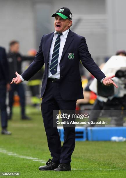 Giuseppe Iachini head coach of US Sassuolo reacts during the serie A match between US Sassuolo and Benevento Calcio at Mapei Stadium - Citta' del...