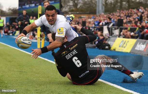 Nick Isiekwe of Saracens puts in a last ditch try saving tackle on Kahn Fotuali'i during the Aviva Premiership match between Saracens and Bath Rugby...