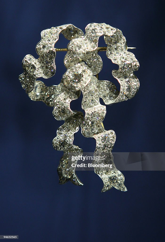 The 'Lover's Knot' brooch is displayed at a special exhibiti