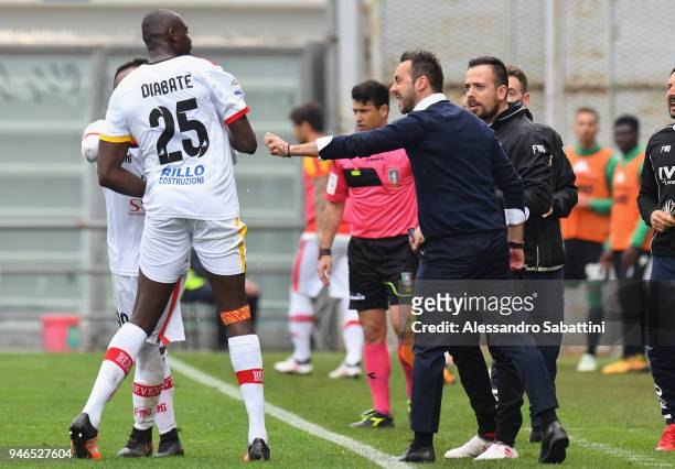 Cheick Diabitè of Benevento Calcio celebrates after scoring his team second goal whit tem mates during the serie A match between US Sassuolo and...