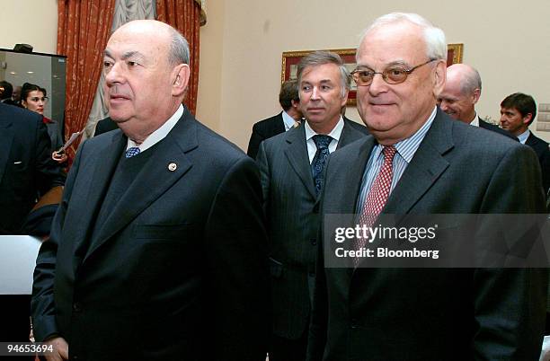 Moscow Senior Deputy Mayor Viktor Resin, left, and Luc-Alexandre Menard, Renault's senior vice president for eastern Europe and the Mediterranean,...