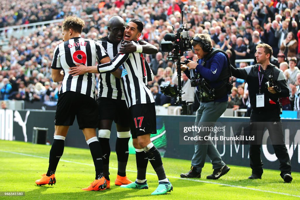 Newcastle United v Arsenal - Premier League