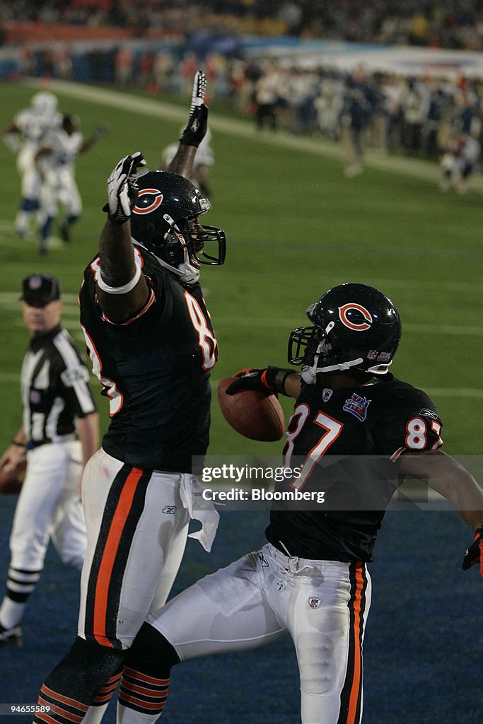 Muhsin Muhammad of the Chicago Bears, No.87, celebrates afte