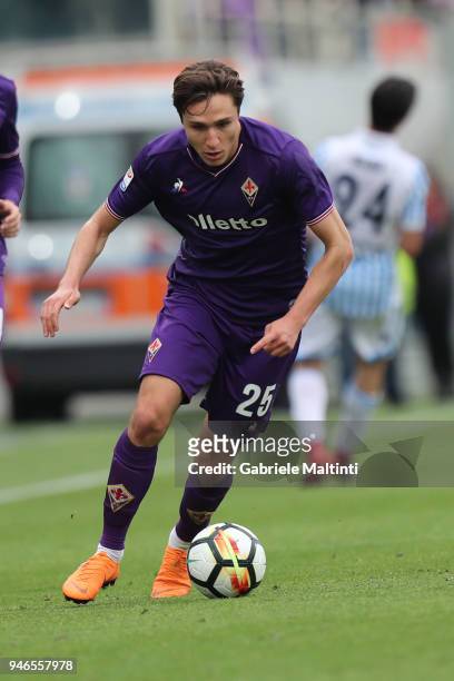 Federico Chiesa of ACF Fiorentina in action during the serie A match between ACF Fiorentina and Spal at Stadio Artemio Franchi on April 15, 2018 in...